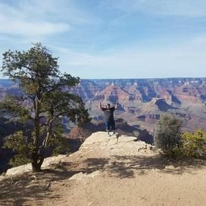 Meet your Posher, Efrain